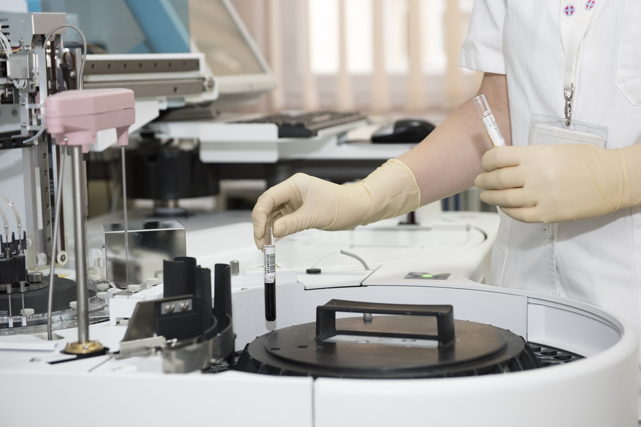 care-medicine-health-product-laboratory-hospital-917215-pxhere.com_-2