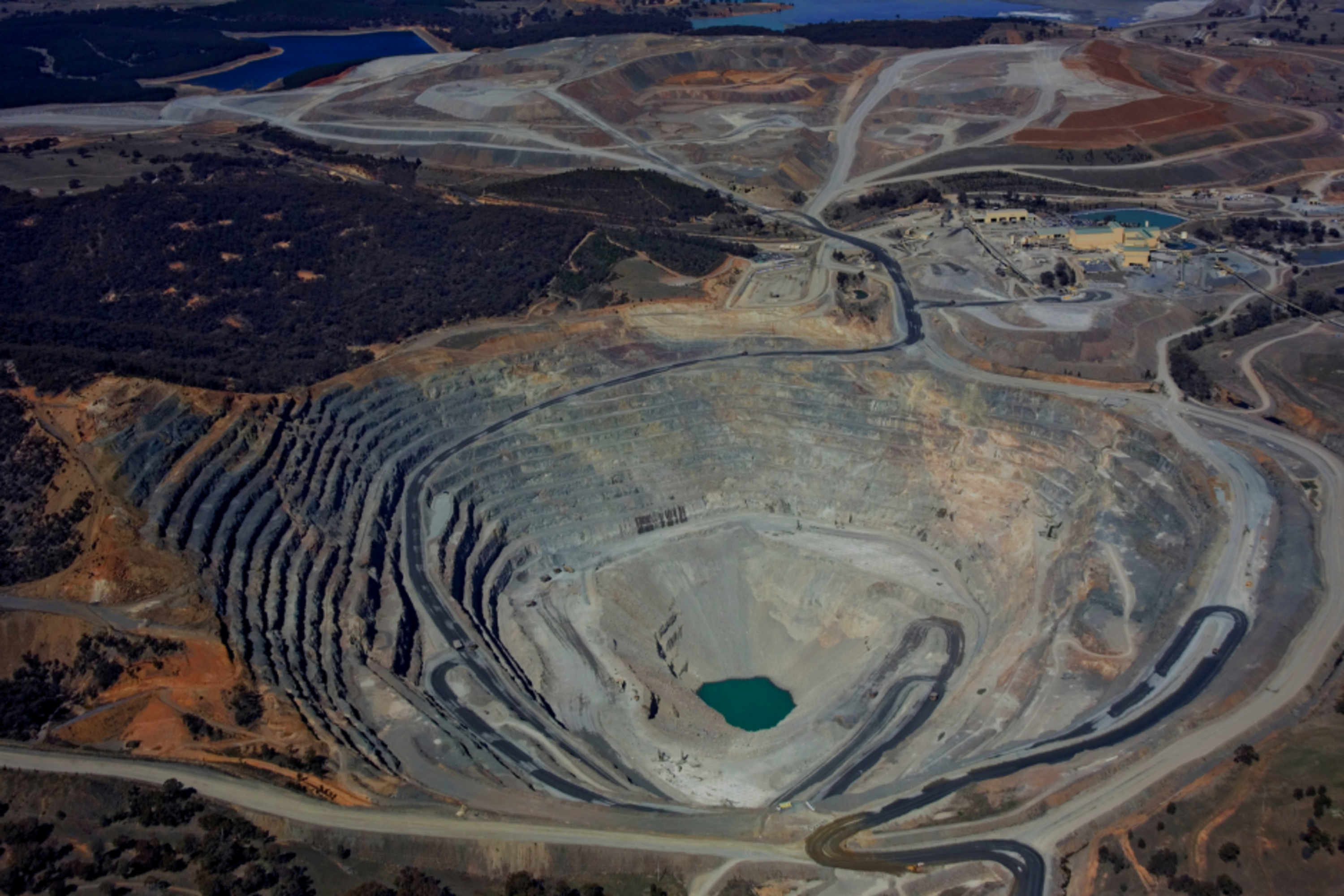 <strong>Sectoral Analysis</strong> - <span>Assessments of characteristics like export potential, investment prospects, and policy impacts to guide government decisions and support business growth.</span>