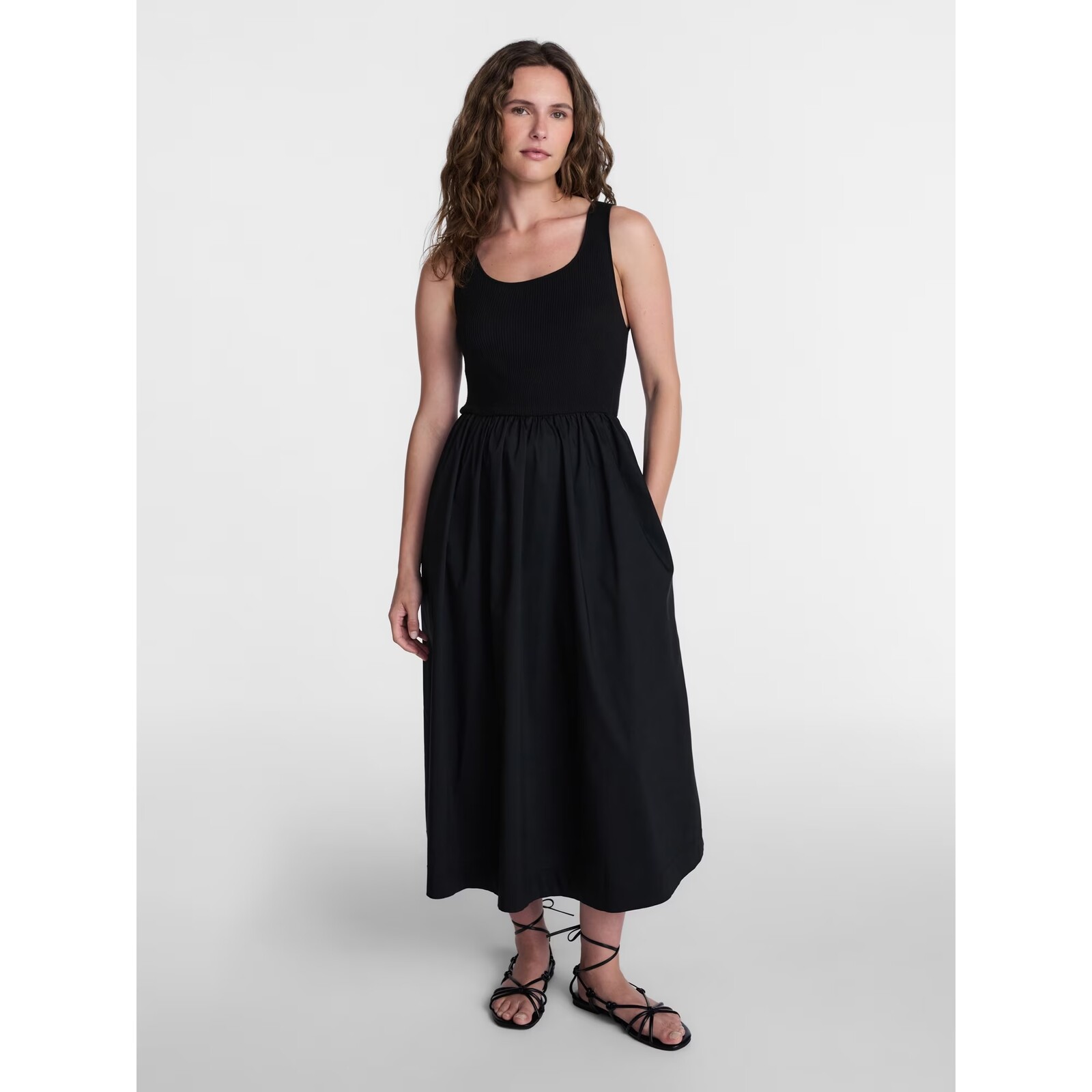 Time and Tru Sleeveless Scoop Neck Midi Dress