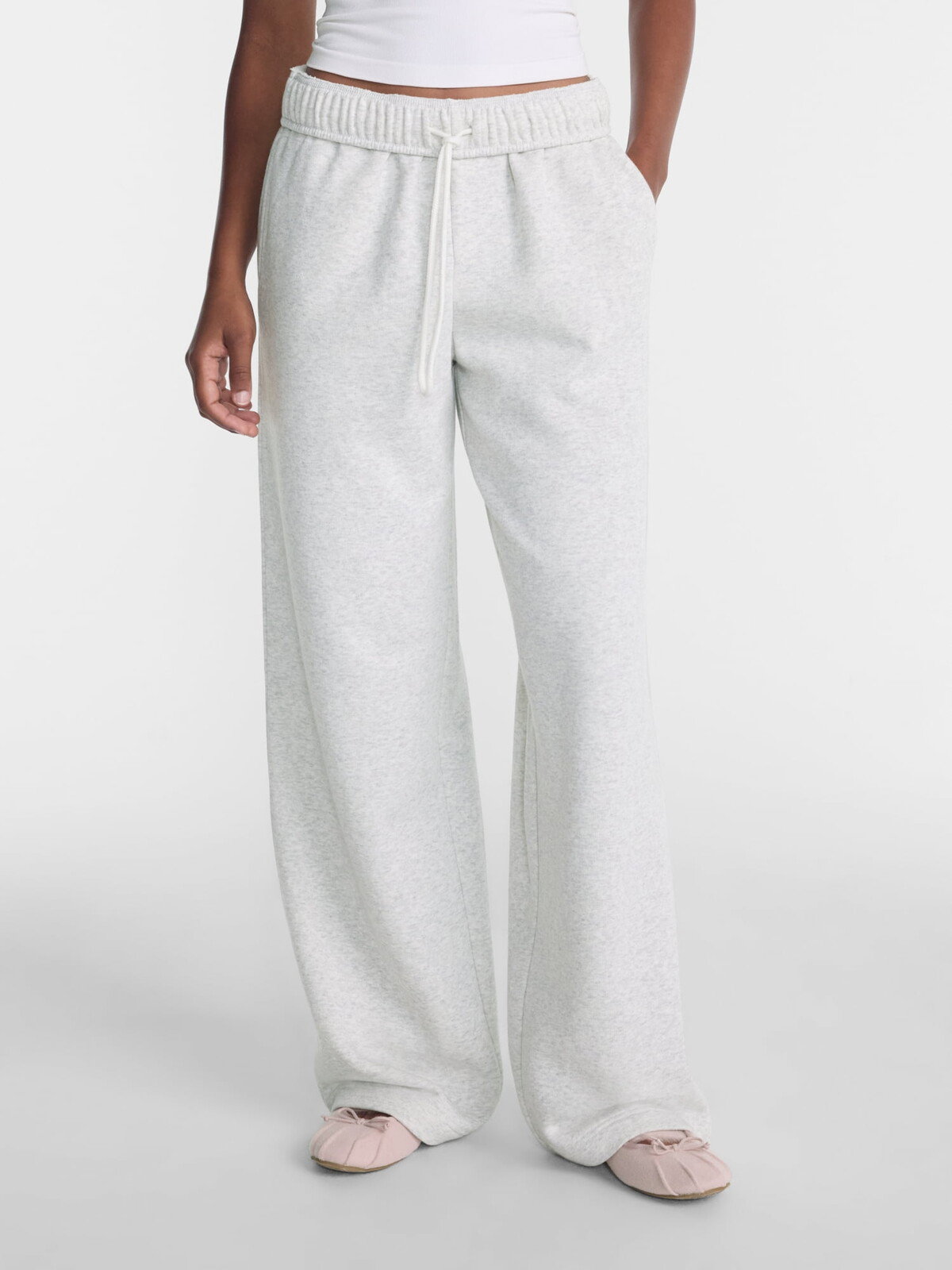 No Boundaries wide leg fleece pants in platinum silver heather at Walmart